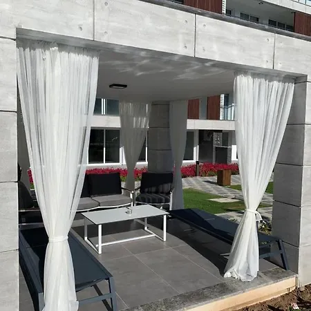 Courtyard Long Beach شقة